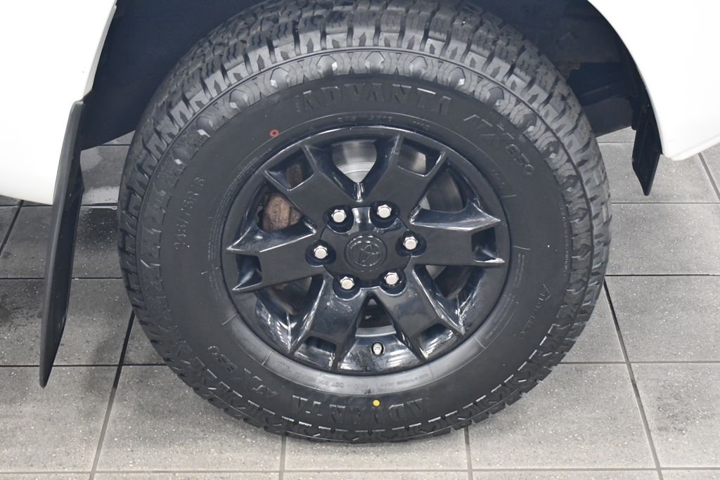 Used 2015 Super White Toyota Base image 11