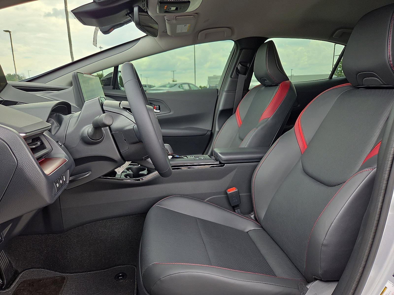 2026 Toyota Prius Plug-in Hybrid XSE - Photo 9