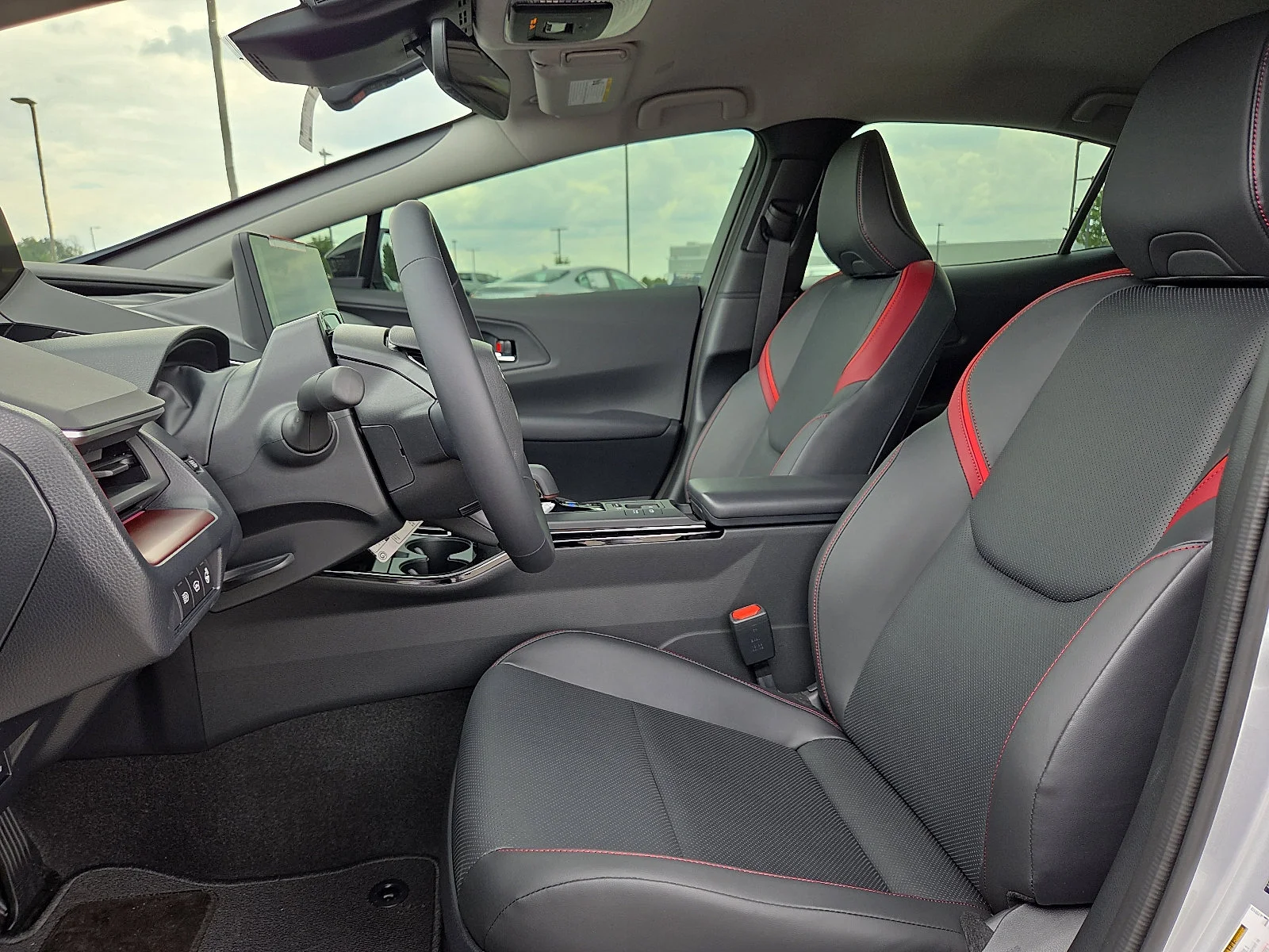 2026 Toyota Prius Plug-in Hybrid XSE - Photo 9