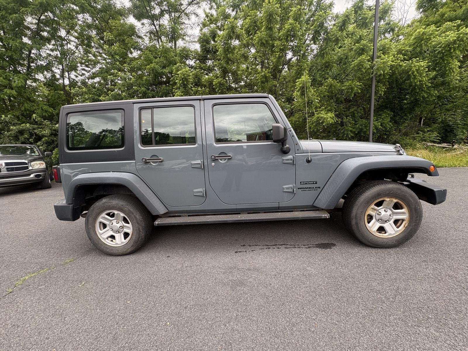 Used 2014 Anvil Clearcoat Jeep Sport image 11