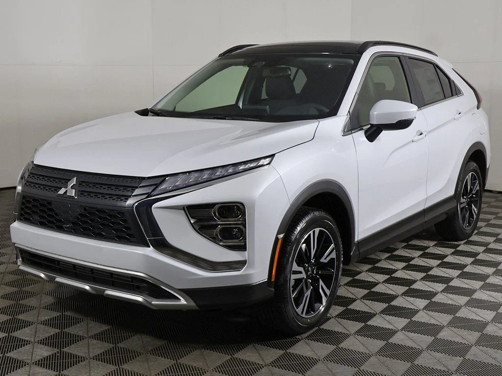 New 2026 White Mitsubishi SE image 9