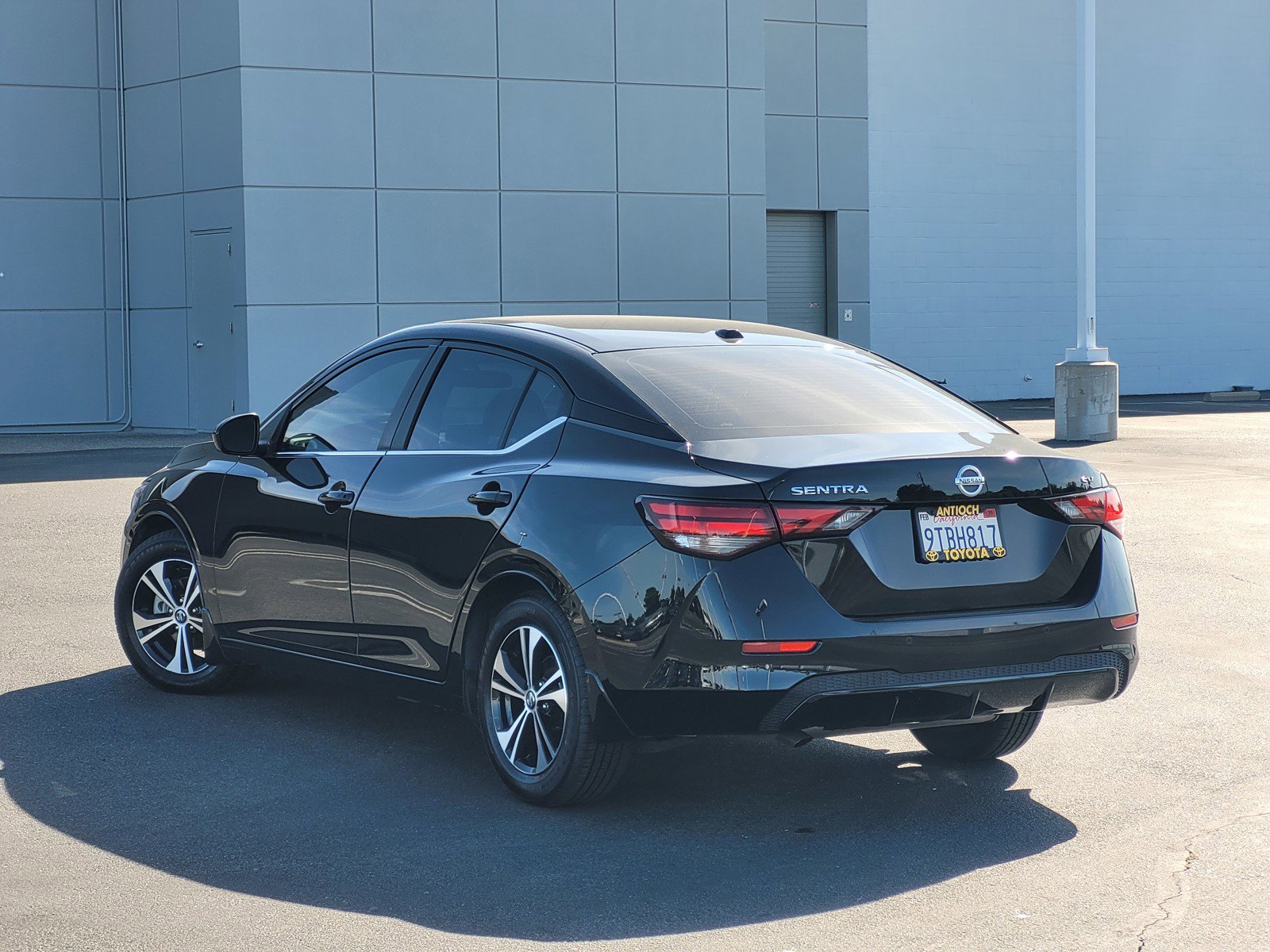 Used 2022 Super Black Nissan SV image 6