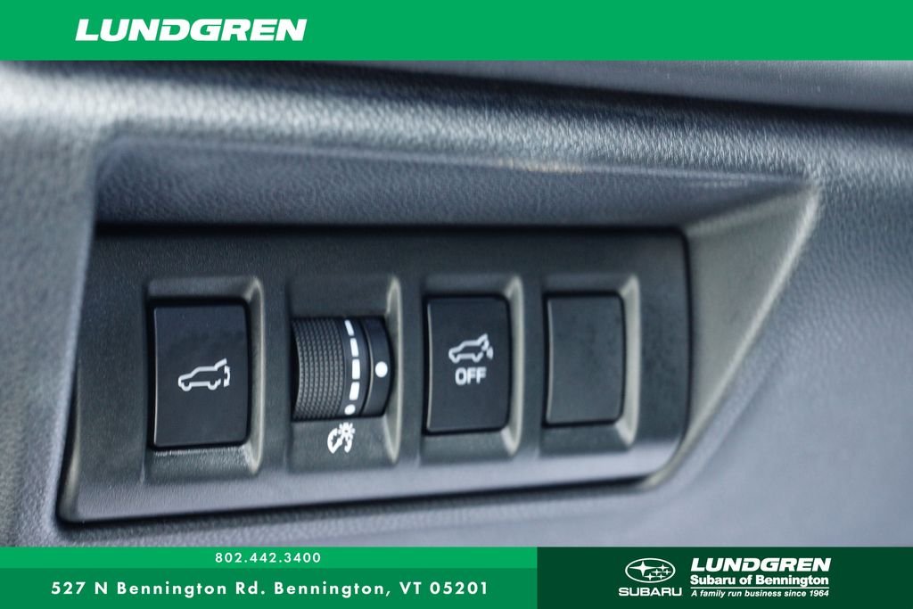 Used 2022 Silver Subaru Limited image 13
