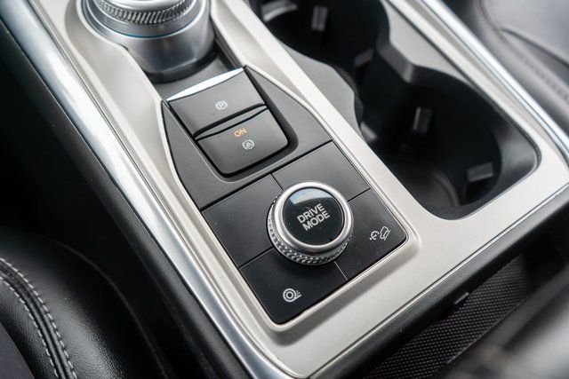 Used 2022 White Metallic Ford XLT image 31