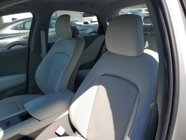Used 2023 Gold Hyundai SEL image 11