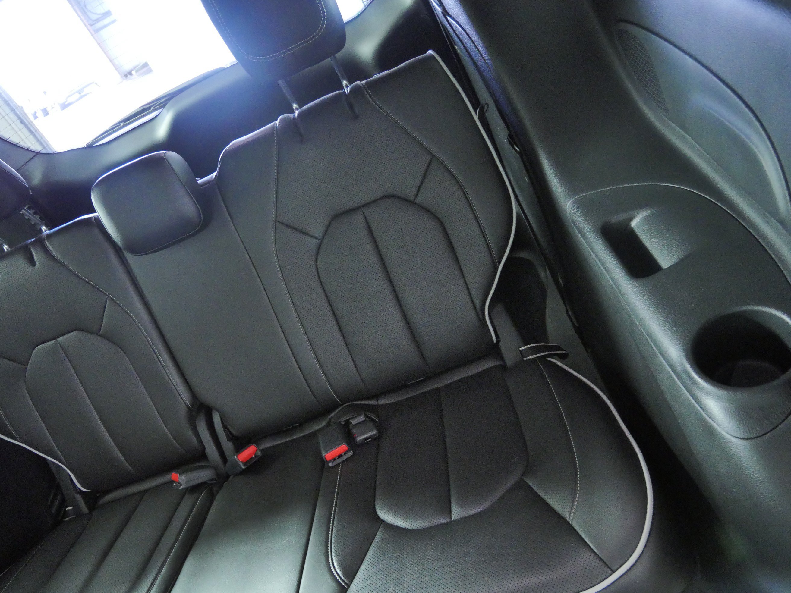 Used 2026 Diamond Black Crystal Pearlcoat Chrysler Limited image 14