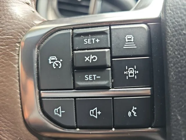 Used 2024  Ford King Ranch image 17