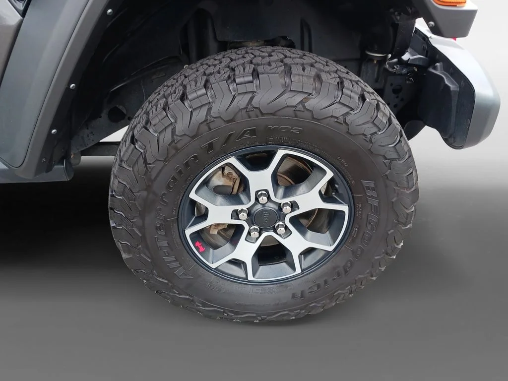 Used 2021 Gray Jeep Rubicon image 16