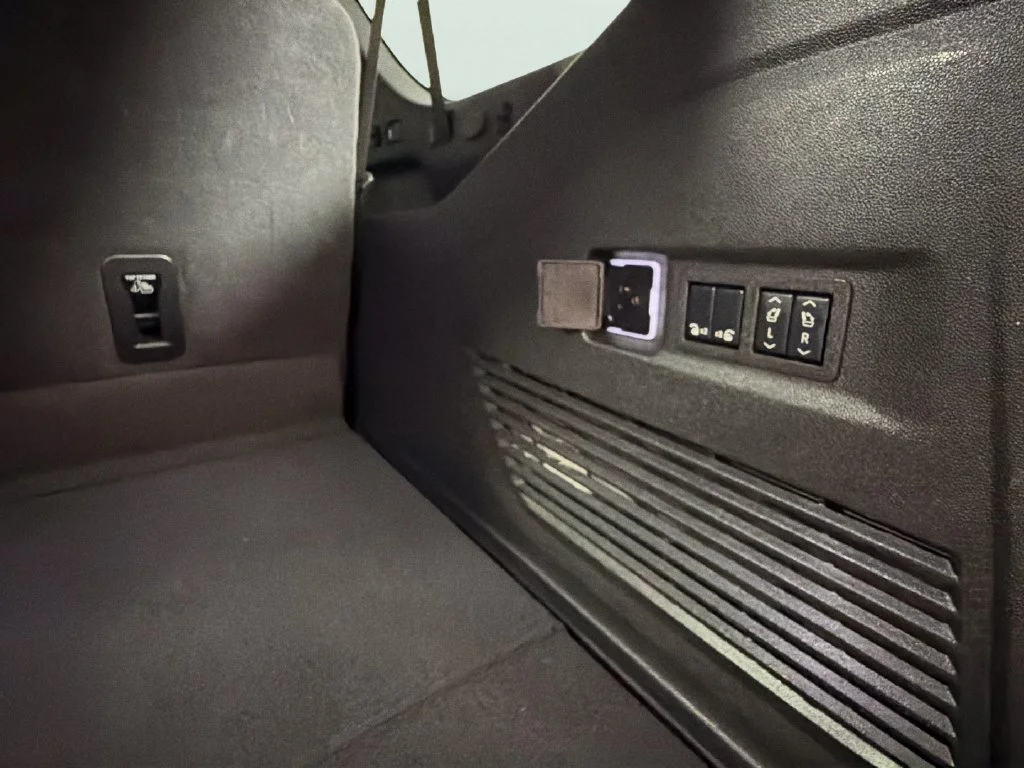 Certified Used 2025 Onyx Black GMC Denali image 31