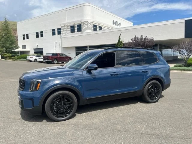 Certified Used 2025 Midnight Lake Blue Kia SX-Prestige X-Line image 2