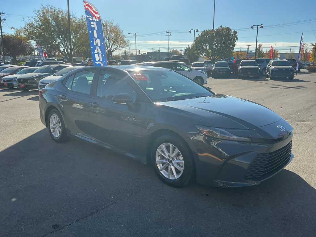 Used 2025 UNDERGROUND Toyota LE image 3