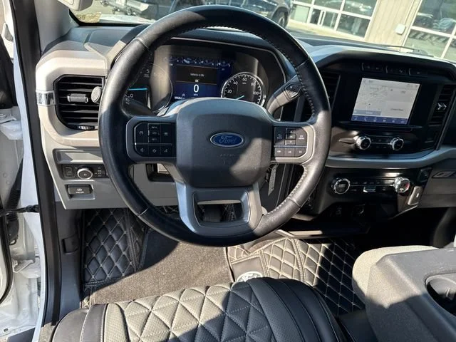 Used 2021 Oxford White Ford XLT image 17