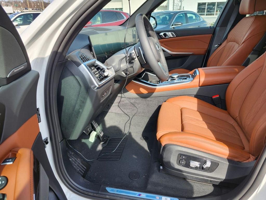Used 2026 White BMW xDrive40i image 18