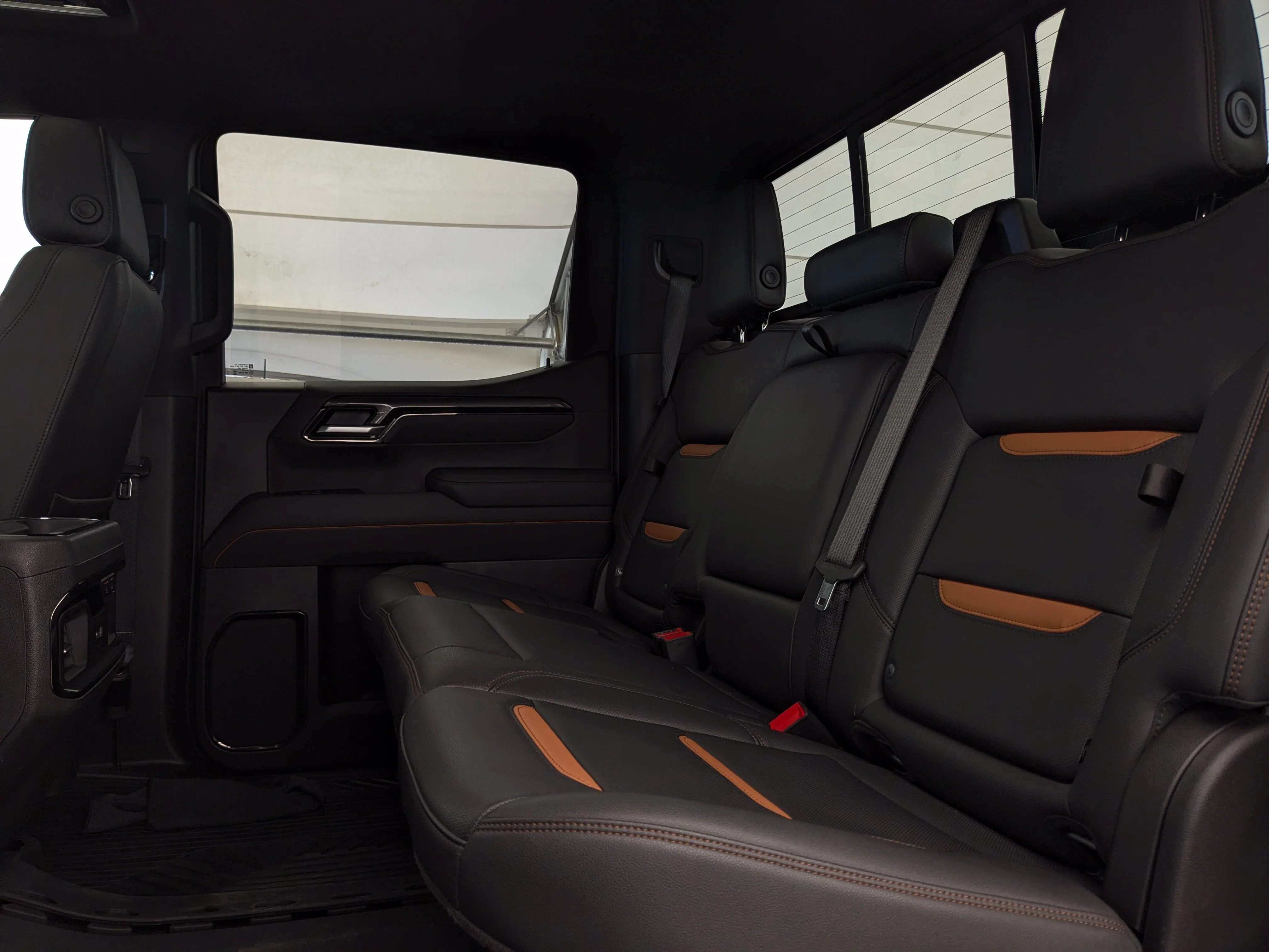 Used 2025 Grey GMC AT4 - - 2Lift - X31 Pkg - AT4 Premium Pkg - Sunroof - Leather image 28