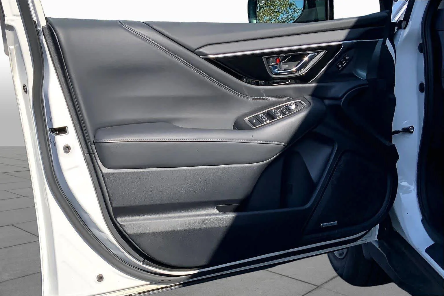 Used 2024 Crystal White Pearl Subaru Limited image 21