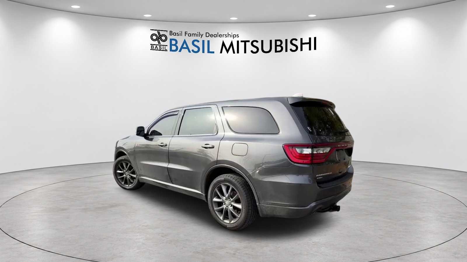 Used 2015 Granite Crystal Metallic Clearcoat Dodge Limited image 5