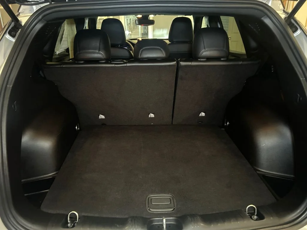 Used 2025 Silver Zynith Jeep Trailhawk image 18