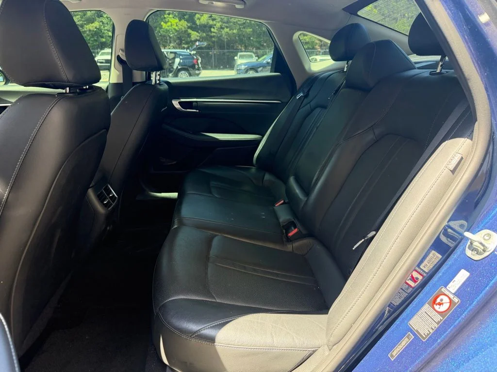 Used 2020 Blue Hyundai Limited image 9