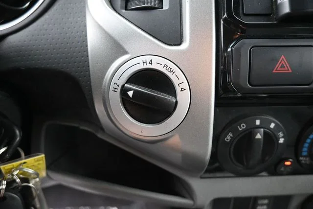 Used 2015 White Toyota Base image 35