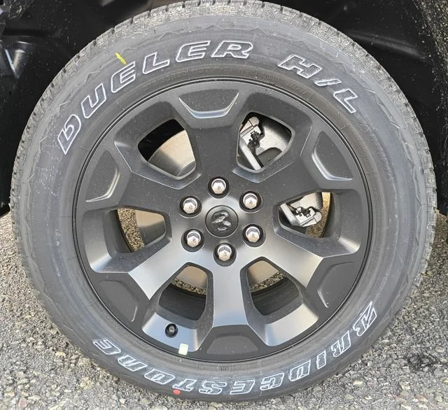 New 2026 Diamond Black Crystal Pearl-Coat Exterior Paint RAM Big Horn/Lone Star image 22