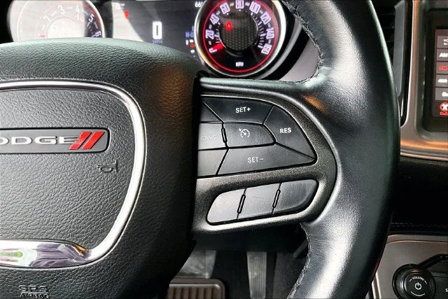 Used 2023 White Dodge SXT image 11