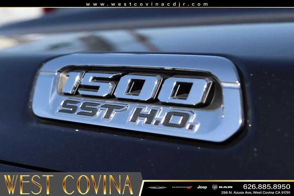 New 2025 Diamond Black Crystal Pearl-Coat Exterior Paint RAM Limited image 11