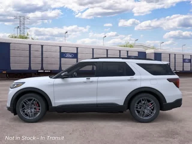 New 2026 Space White Metallic Ford ST-Line image 3