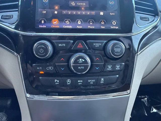 Used 2019 White Jeep Limited image 19