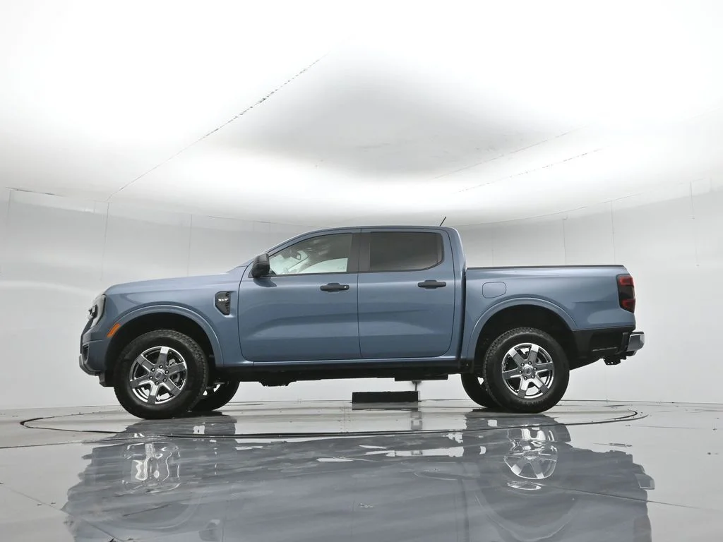 Certified Used 2025 Gray Ford XLT image 8