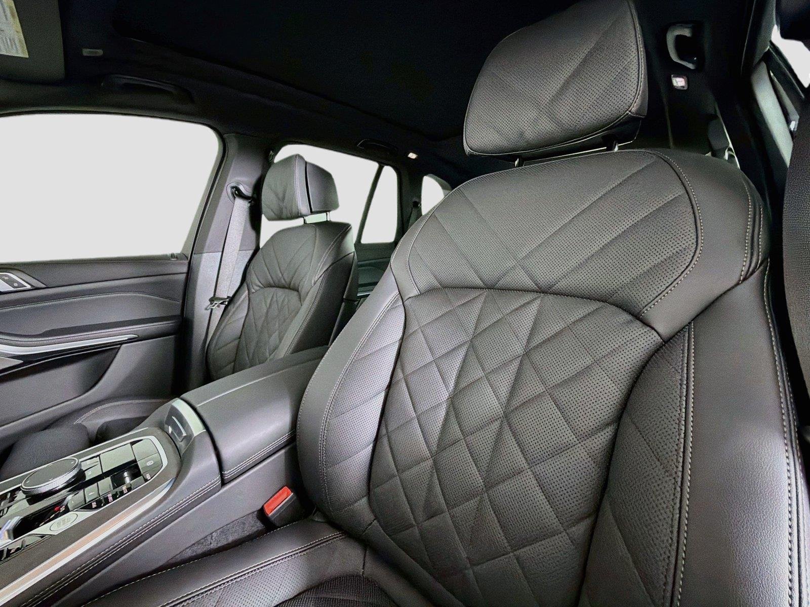 New 2026 Dravit Grey Metallic BMW sDrive40i image 21