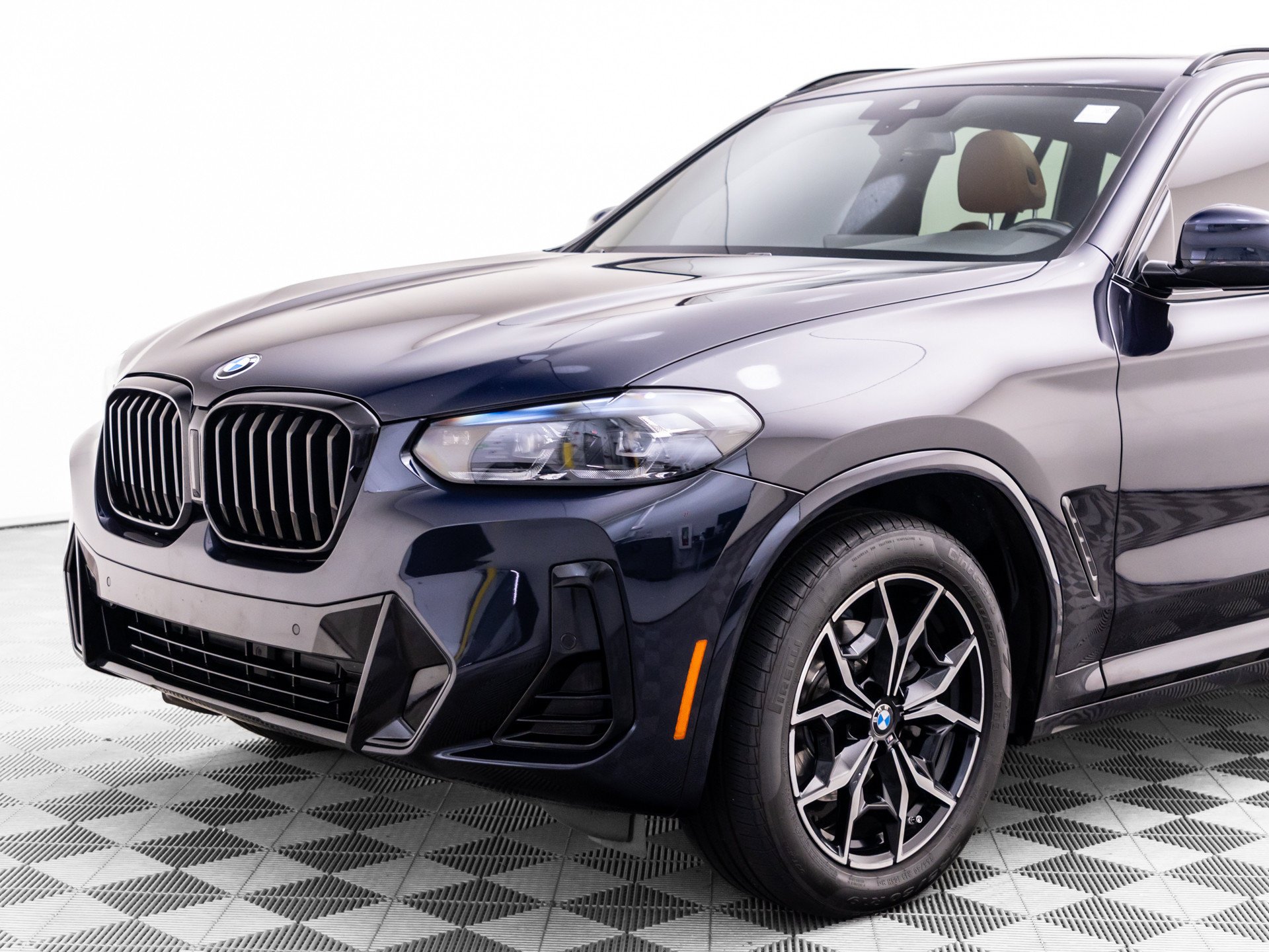 Used 2023 Carbon Black Metallic BMW xDrive30i image 36