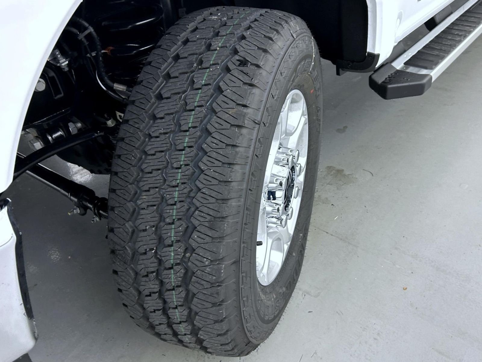 New 2026 Oxford White Ford XLT image 24