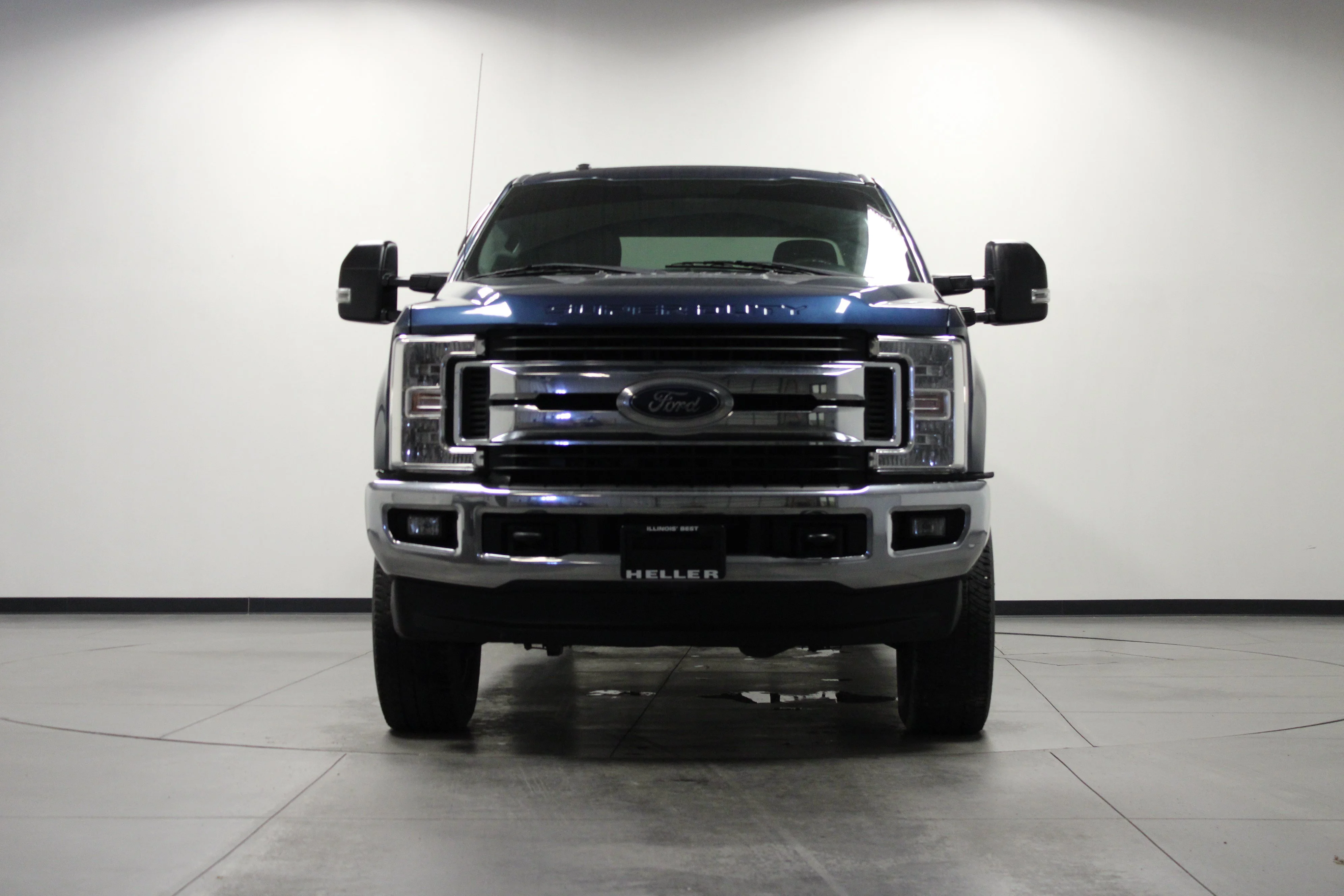 Used 2017 Blue Jeans Metallic Ford XLT image 9