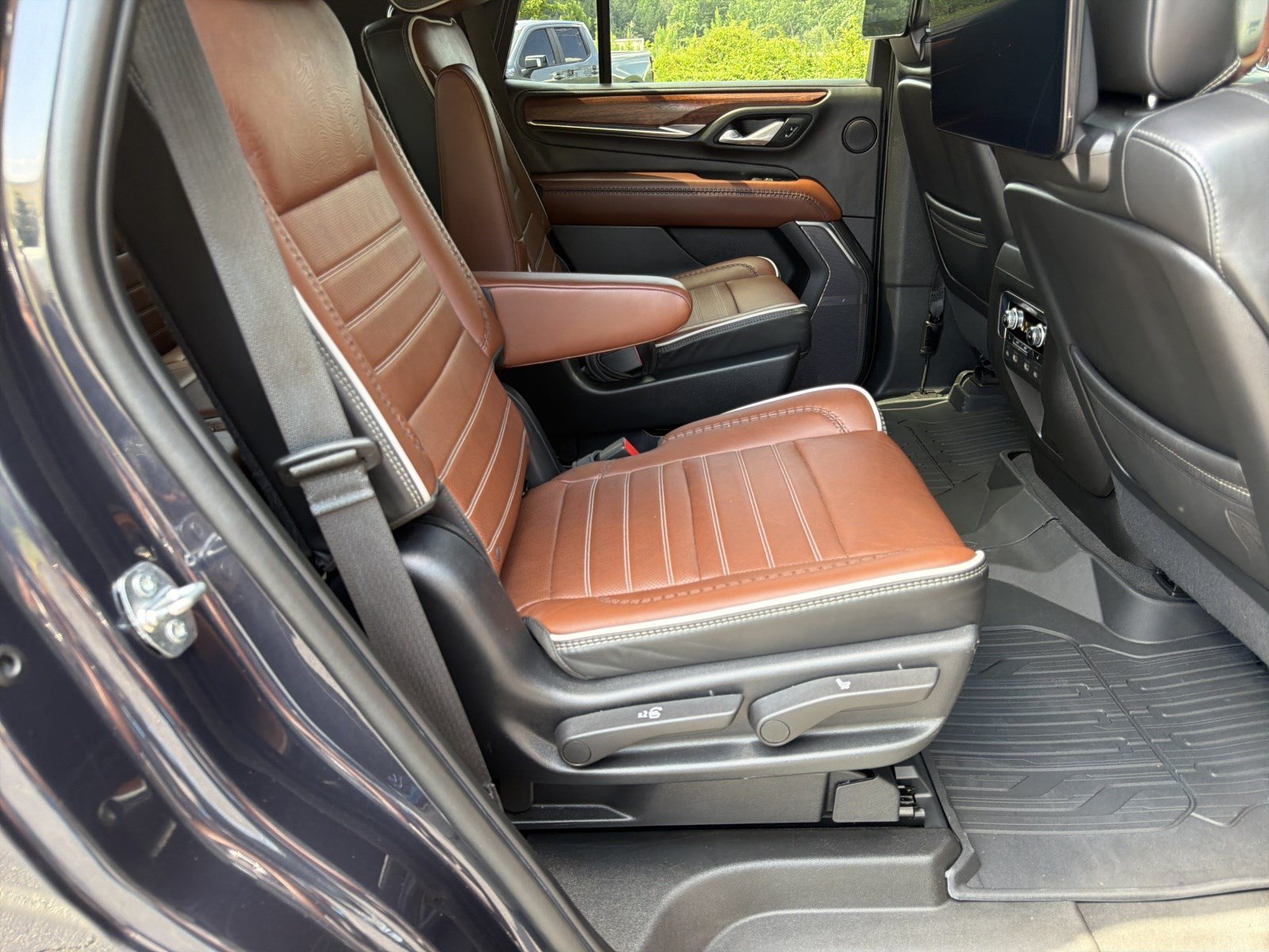 2023 GMC Yukon Denali Ultimate - Photo 19