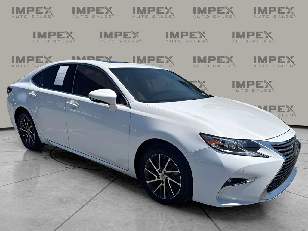 Used 2016 White Lexus 350 image 7