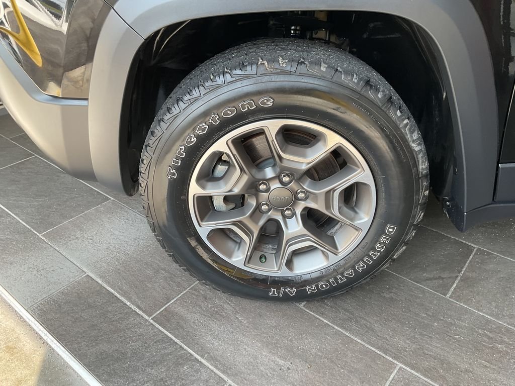 Used 2022 Black Jeep Trailhawk image 4