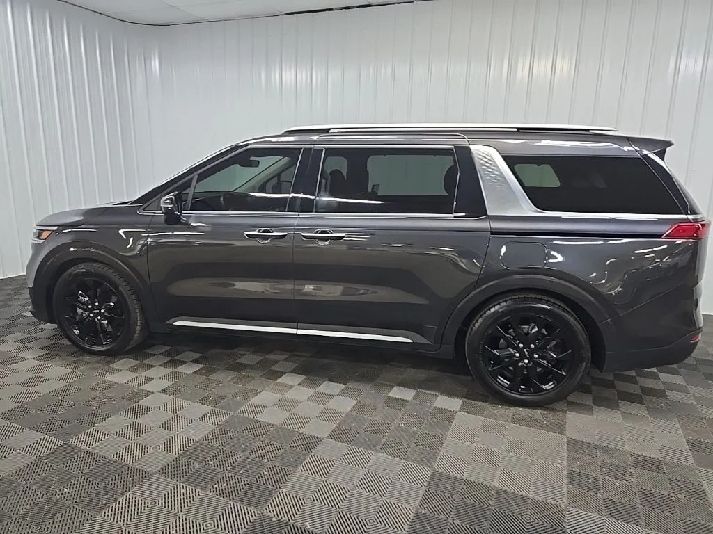 Used 2022 Gray Kia SX Prestige image 4