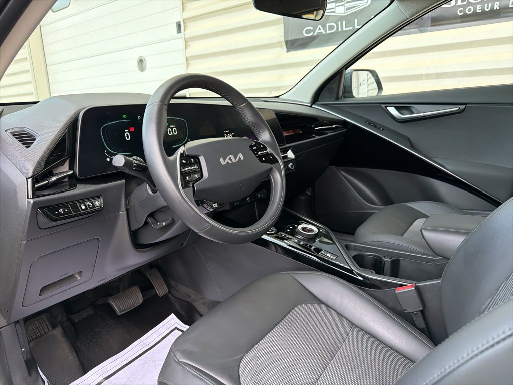Used 2023 Green Kia EX image 11