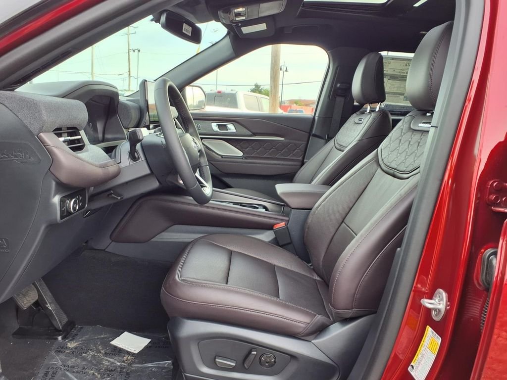 New 2027 Ruby Red Metallic Tinted Clearcoat Ford Platinum™ image 11