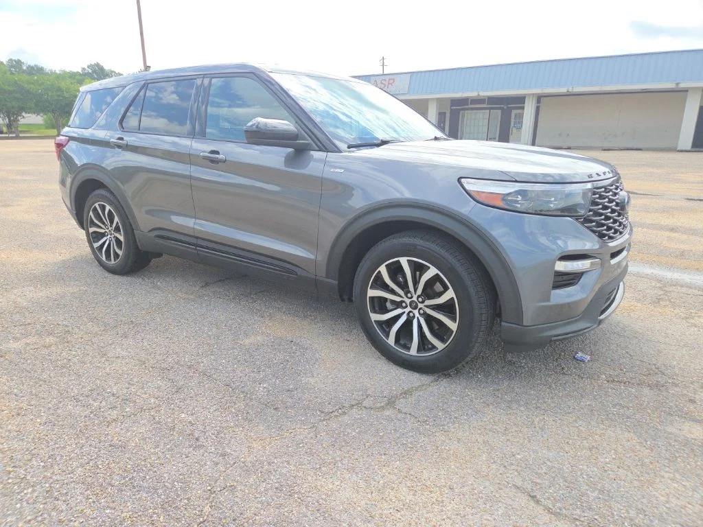 Used 2022 Gray Metallic Ford ST-Line image 13