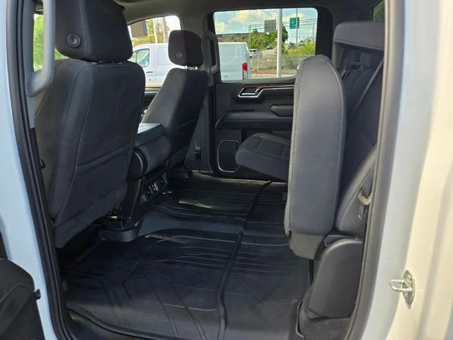 Used 2022 White Chevrolet LT image 12