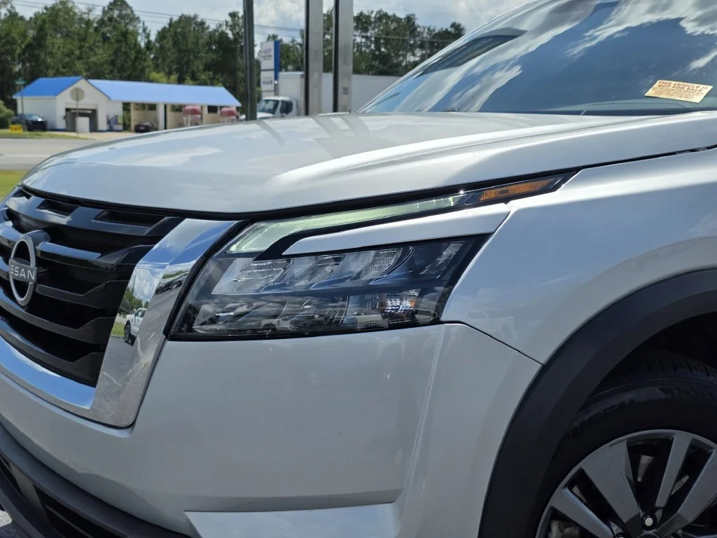 Used 2024 Silver Nissan SV image 10