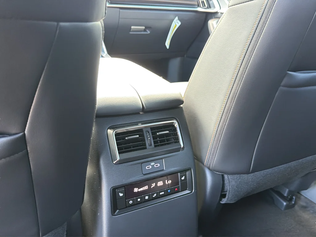 New 2026 Platinum Mazda 3.3 Turbo Premium Plus AWD image 19