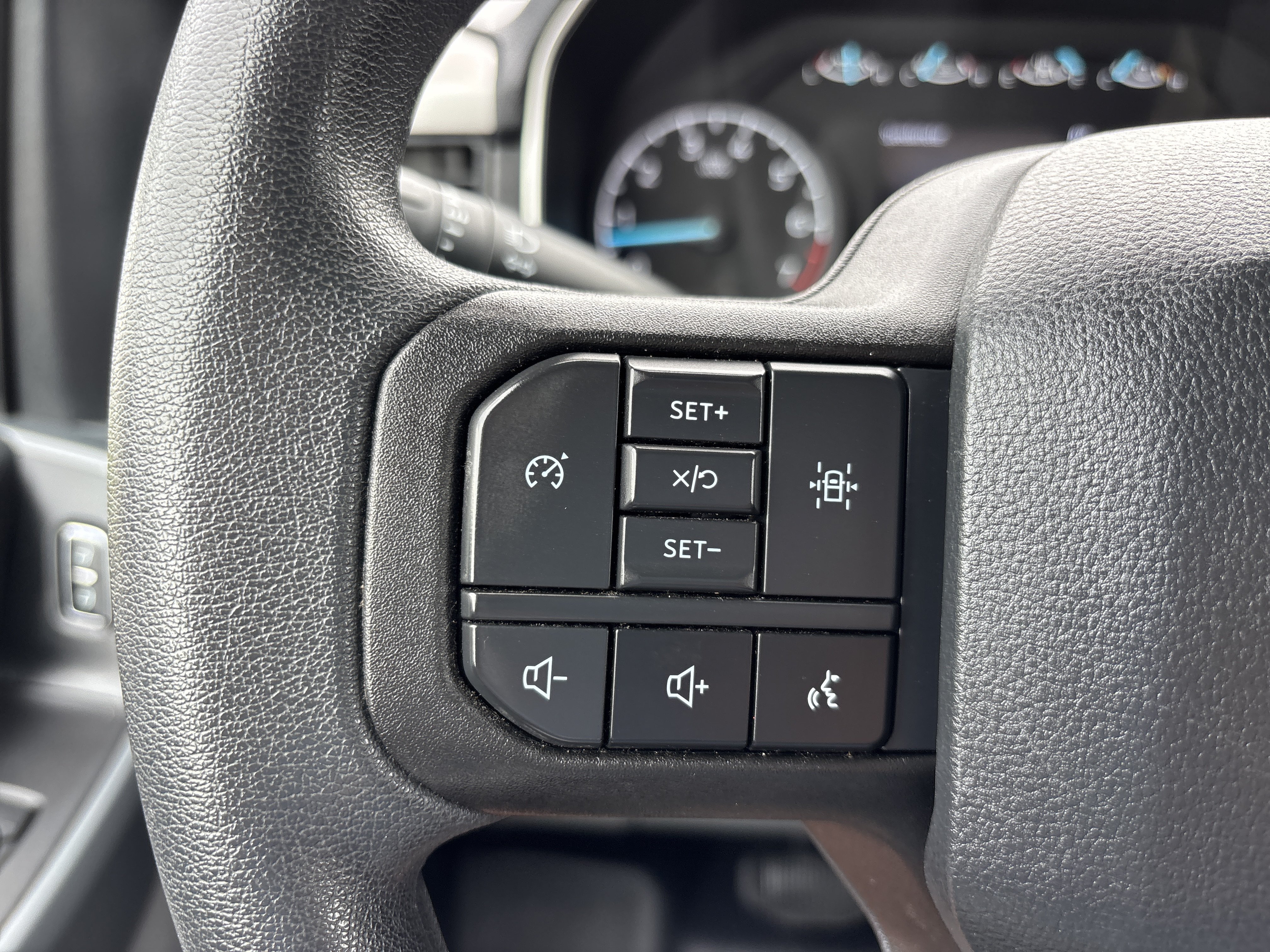 2023 Ford F-150 XLT - Photo 25