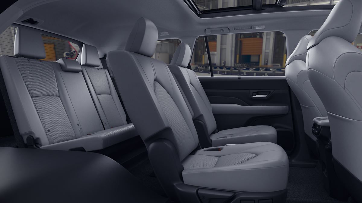 New 2026 Wind Chill Pearl Toyota XLE image 21
