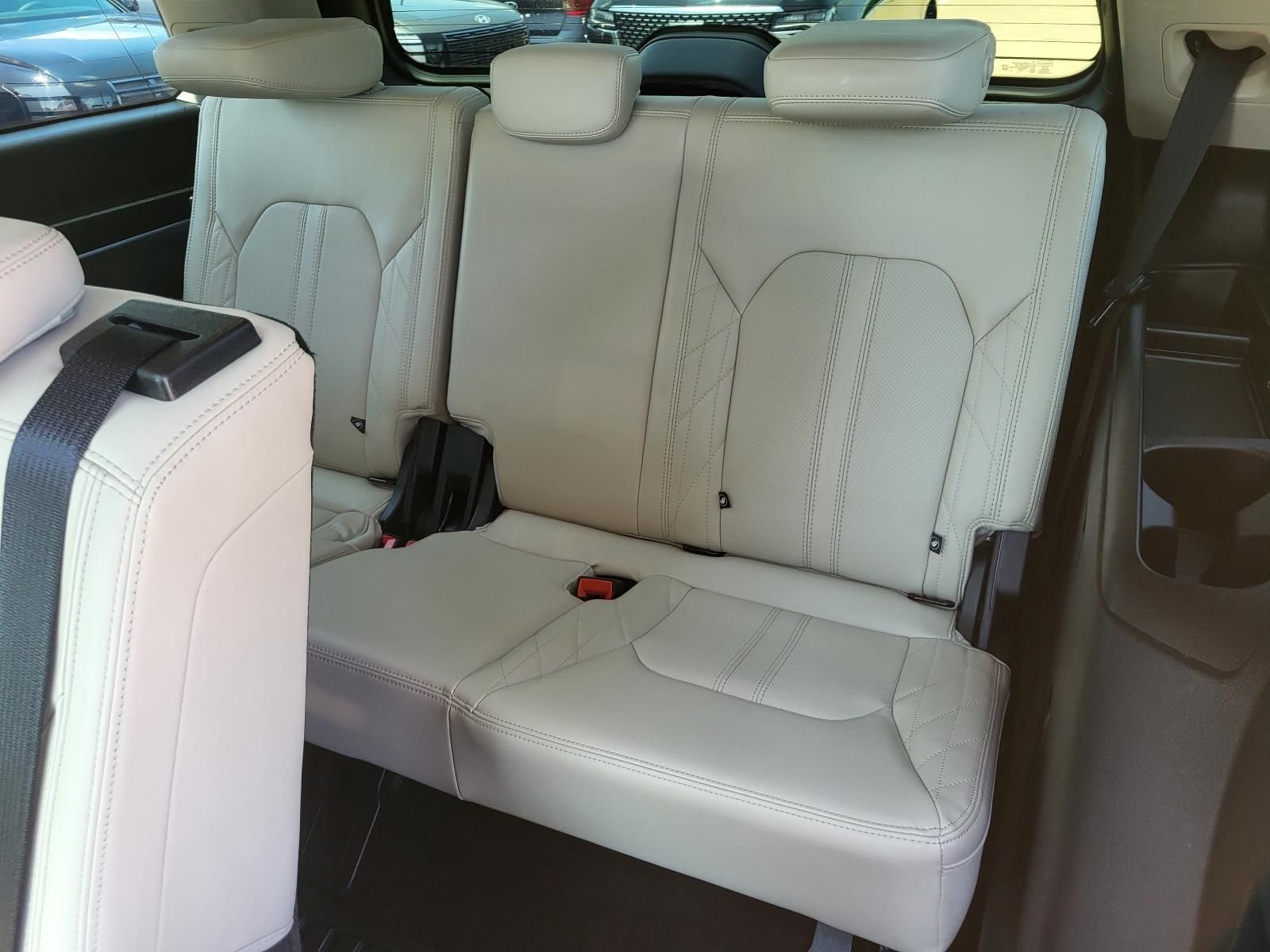 Used 2020 Desert Gold Metallic Ford Platinum image 16