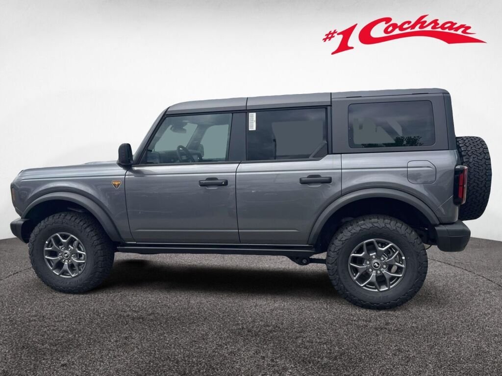 New 2025 Carbonized Gray Metallic Ford Badlands image 10