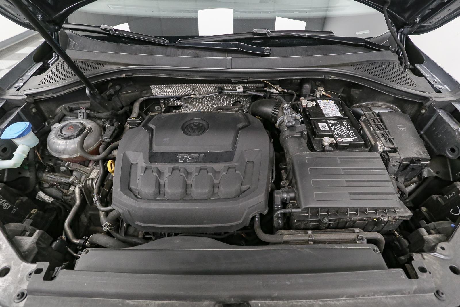 Used 2021 Platinum Gray Metallic Volkswagen SE image 15