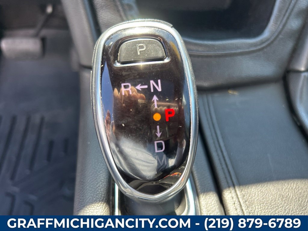 Used 2017 CRYSTAL WHITE TRICOAT Cadillac Platinum AWD image 51