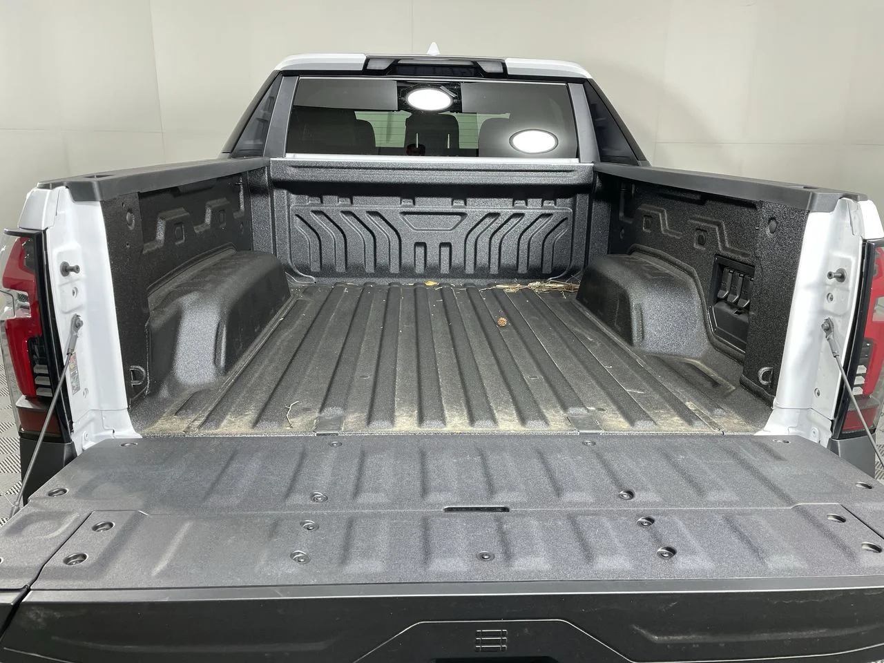 2025 Chevrolet Silverado EV LT - Photo 85